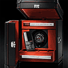 Deux instruments TAG heuer d�avant-garde dans un coffret de luxe fait main con�u par Pinel et Pinel pour le 150e anniversaire de TAG Heuer : la montre Grand Carrera Calibre 17 RS2 Chronograph et le t�l�phone Meridiist �dition limit�e 1860-2010