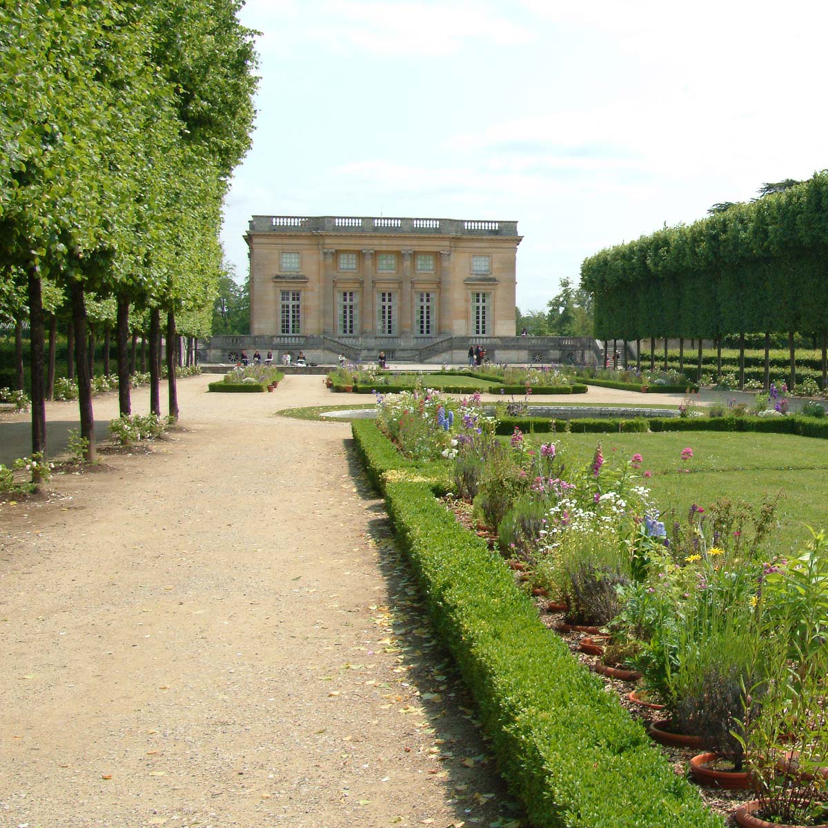 La Cote des Montres : Photo - Breguet mécène du Petit Trianon