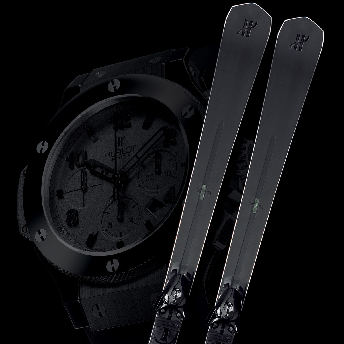 La Cote des Montres : Photo - La trace « All Black » dHublot sur les pistes de ski