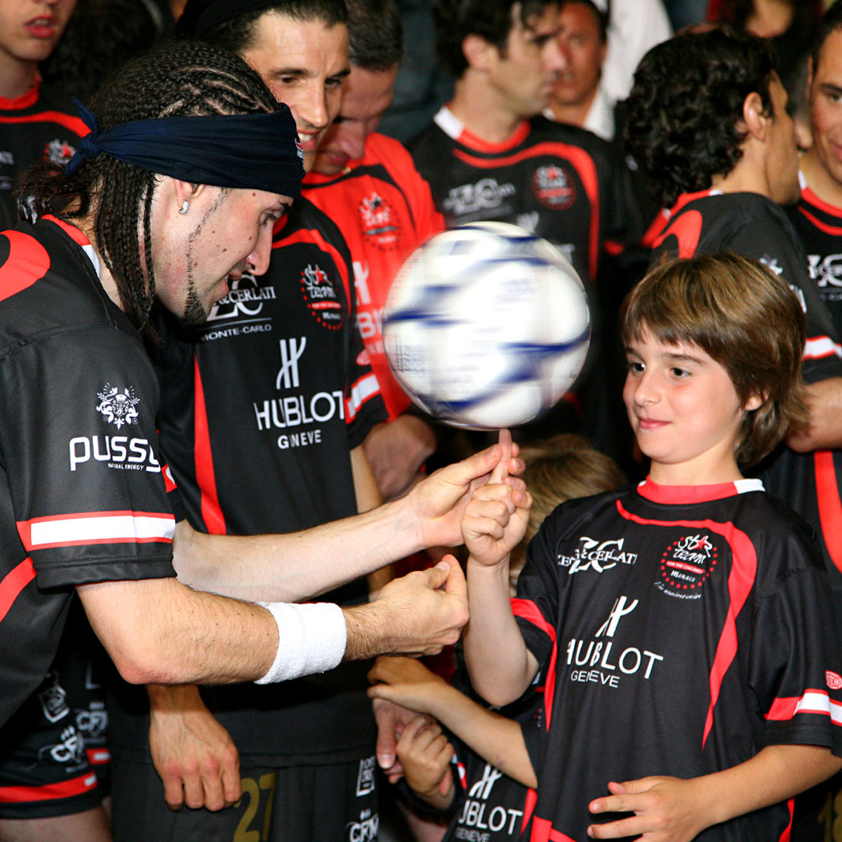 La Cote des Montres : Photo - Hublot s’associe à « Star Team for the Children MC »