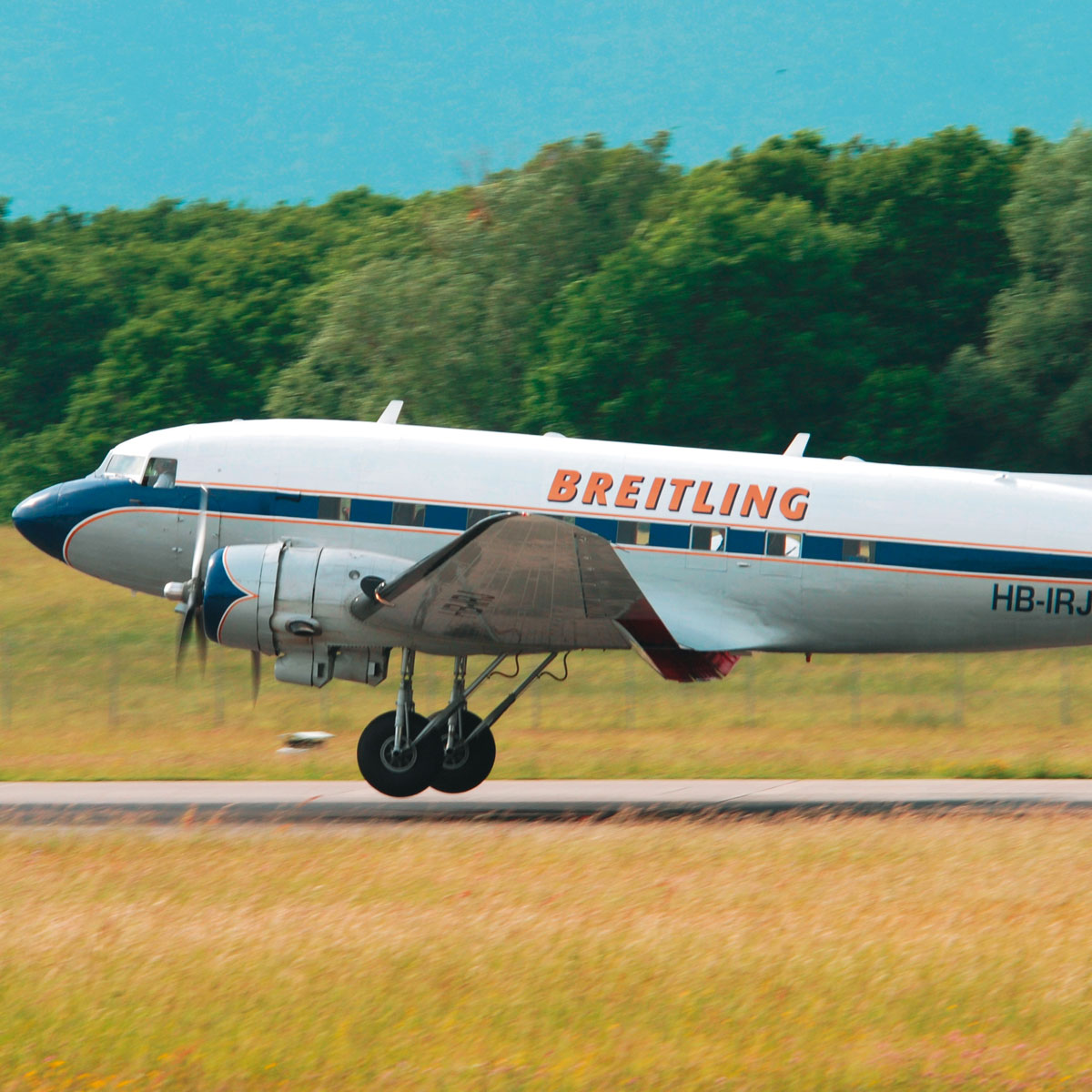 La Cote des Montres : Photo - Un DC-3 dans la flotte Breitling