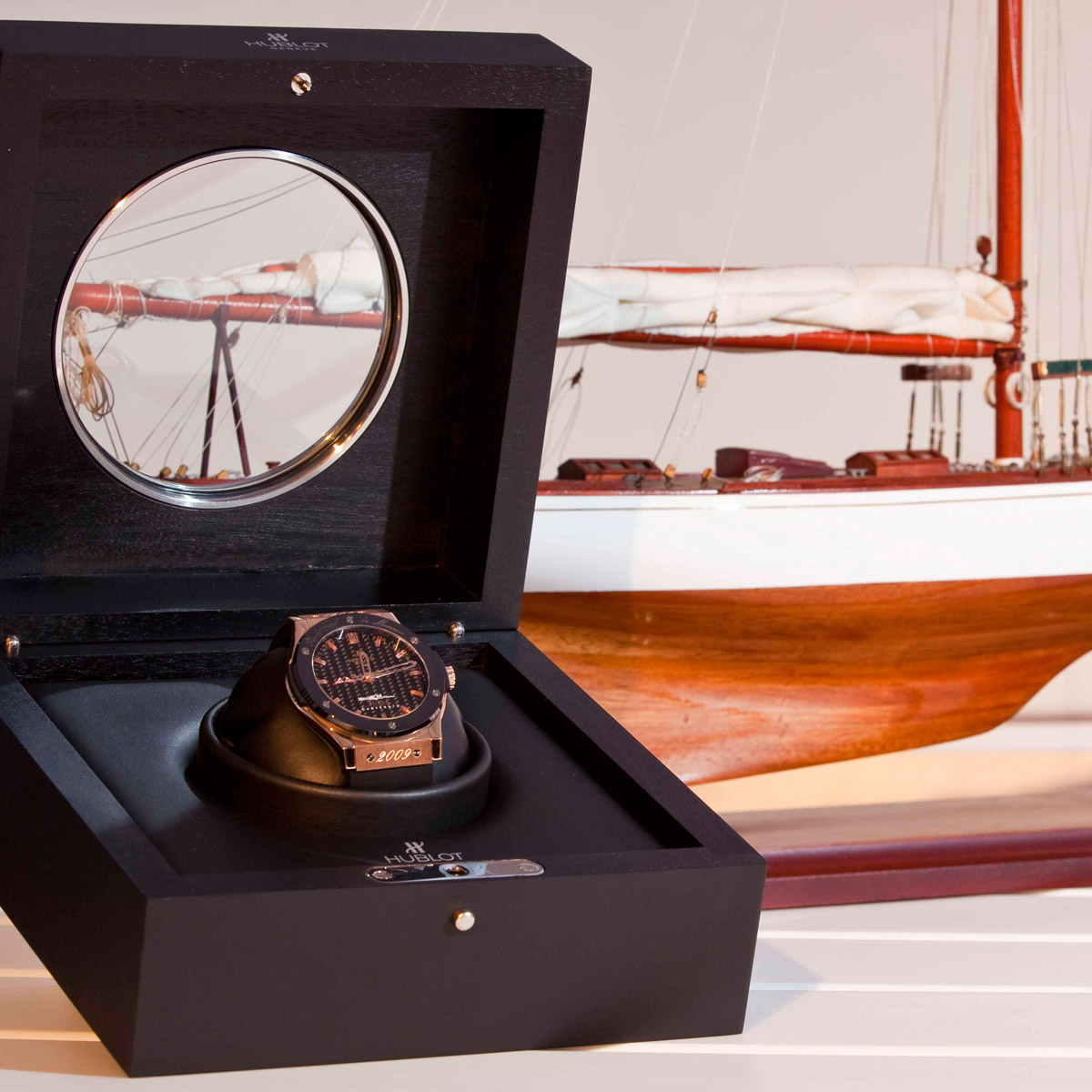 La Cote des Montres : Photo - Hublot fête le centenaire de Tuiga à Monaco