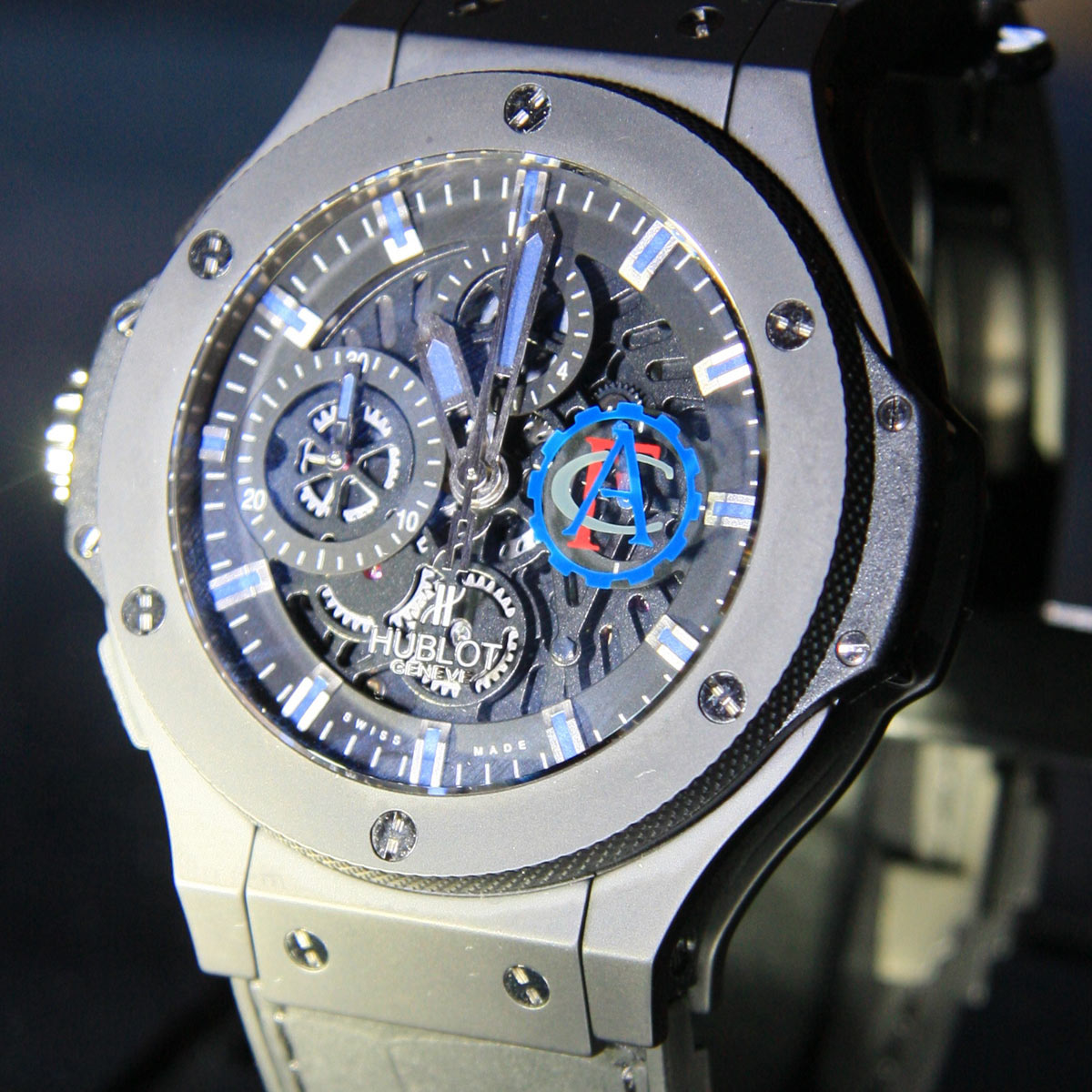 La Cote des Montres : Photo - Hublot entre à l'Automobile Club de France