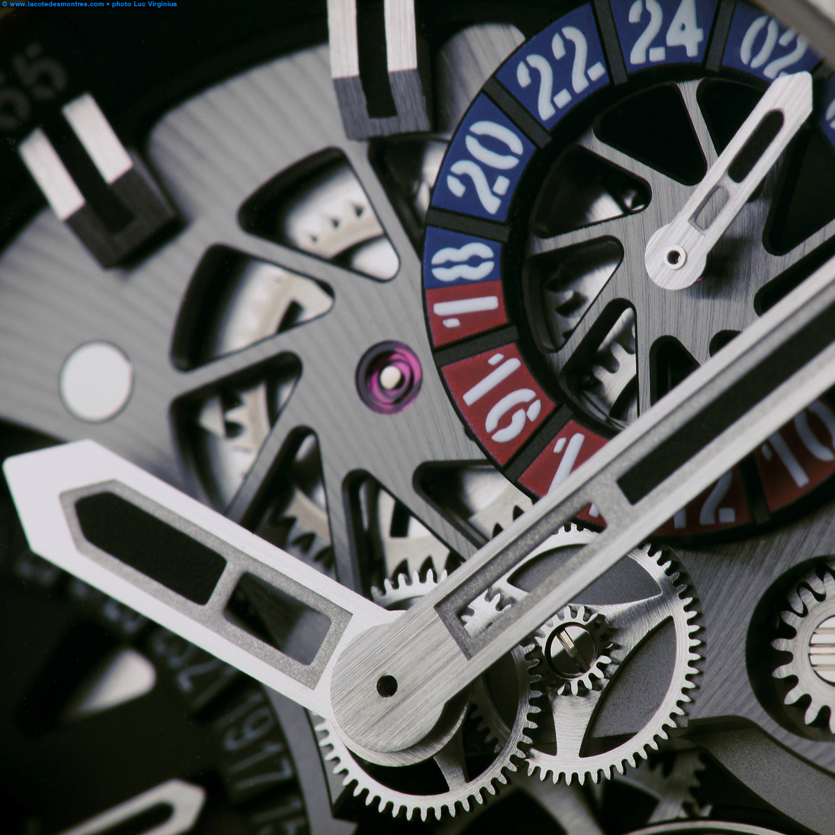 La Cote des Montres : Photo - Hublot Zirconium King Power Tourbillon GMT