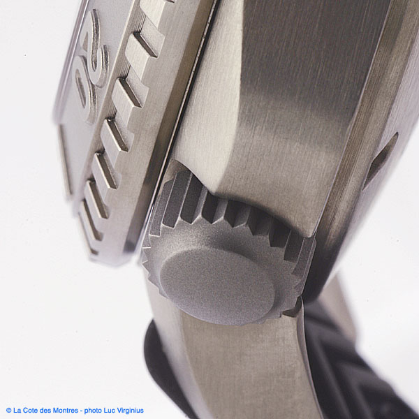 La Cote des Montres : Photo - Girard-Perregaux Sea Hawk II Pro