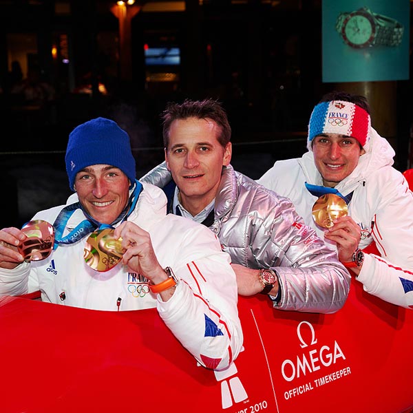 La Cote des Montres : Photo - Omega rend hommage aux médaillés d’or français des Jeux Olympiques d’Hiver