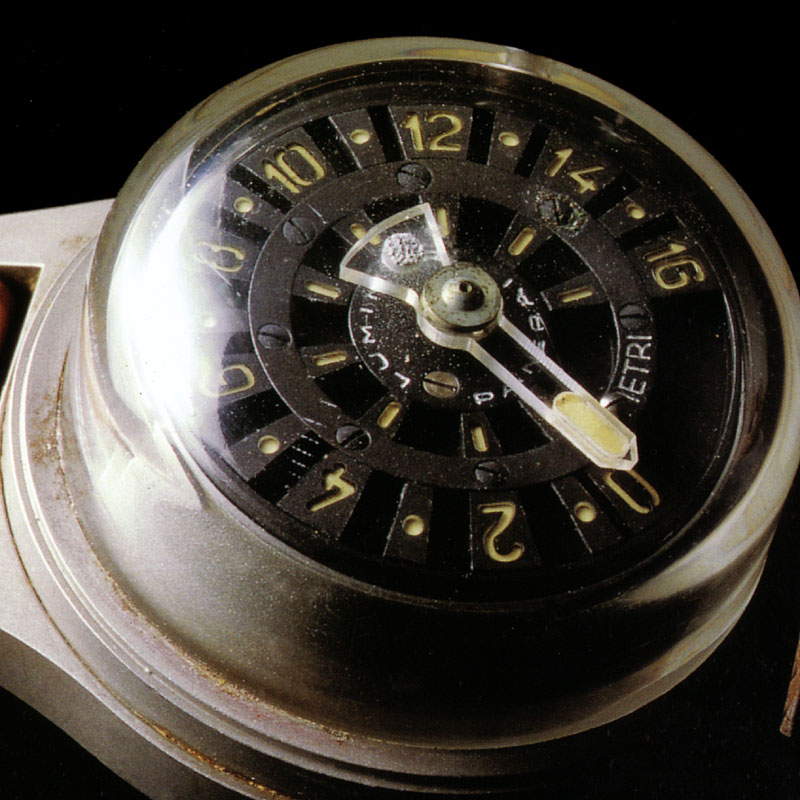 La Cote des Montres : Photo - Panerai Luminor 1950 Submersible Depth Gauge
